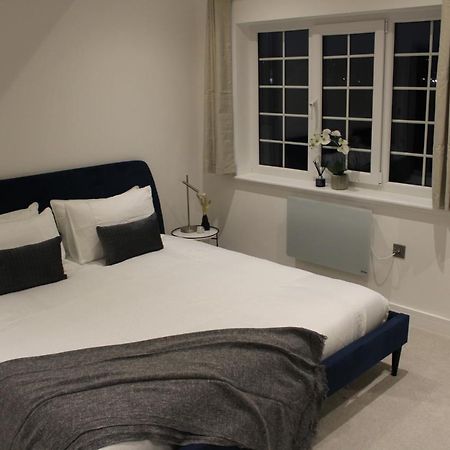 Luxury 2 Bed Apartment In The Heart Of Rochester โรเชสเตอร์ ภายนอก รูปภาพ