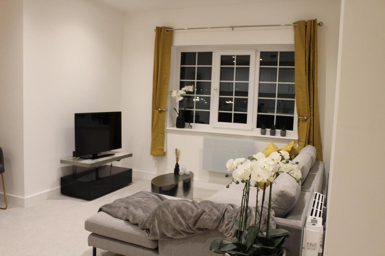 Luxury 2 Bed Apartment In The Heart Of Rochester โรเชสเตอร์ ภายนอก รูปภาพ